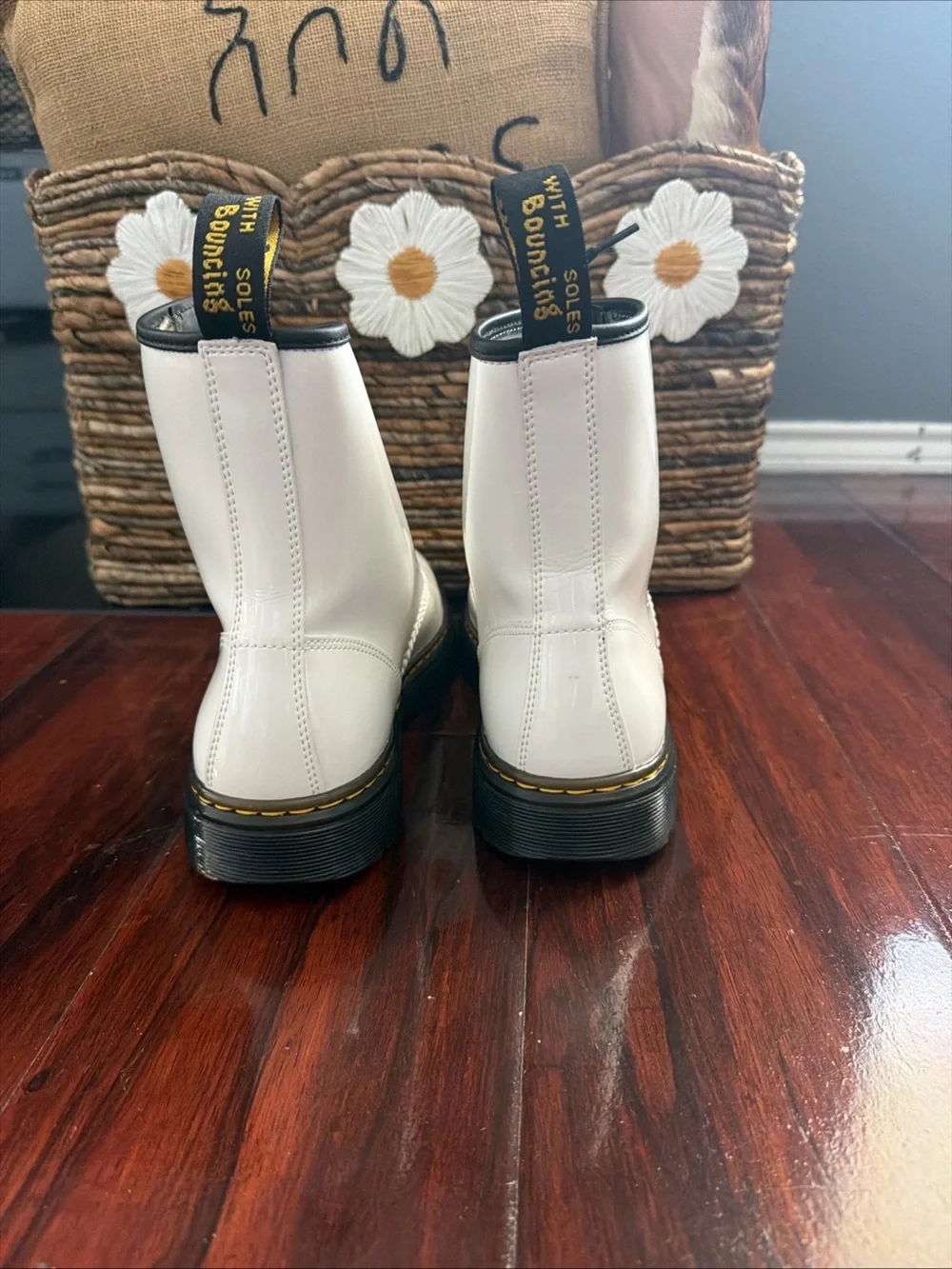 NICE! Original Doc Dr. Martens Air Wair Combat Boot Womens S 10L  Bouncing Sole
